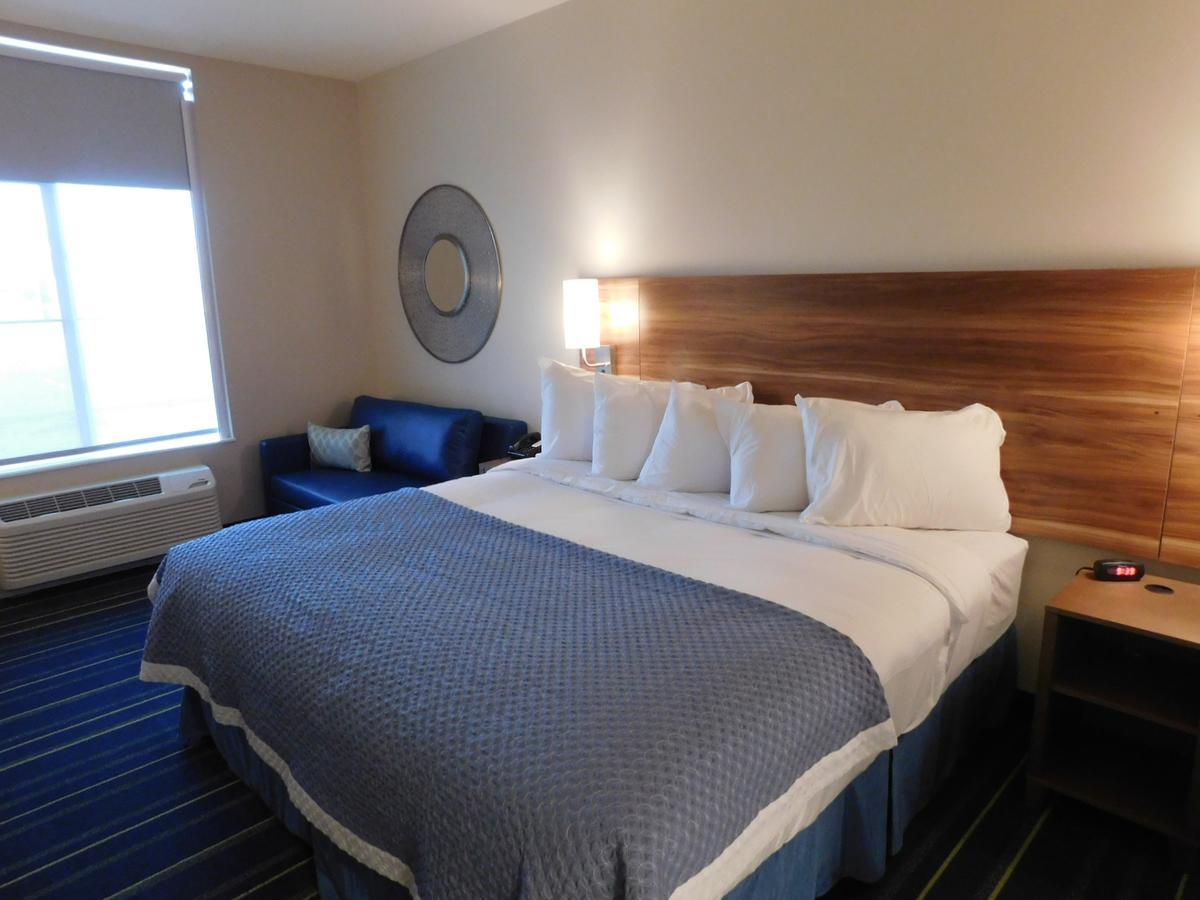 Days Inn & Suites By Wyndham Kearney Ne Екстериор снимка